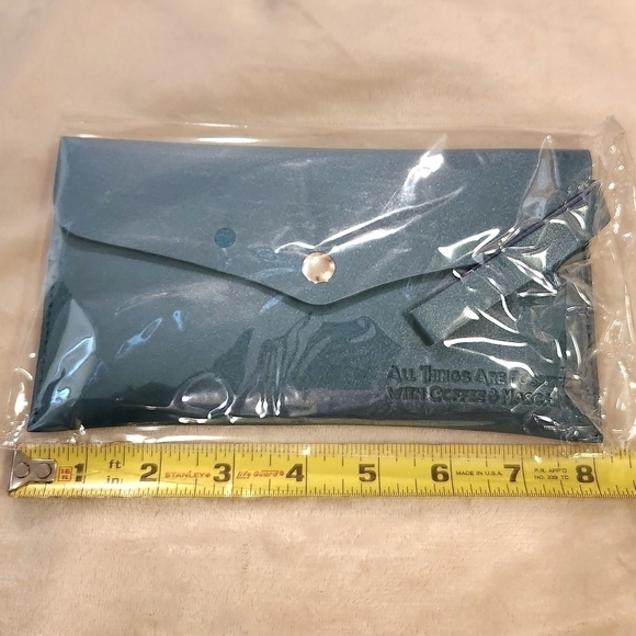 B*tchy Makeup Brush Set and Bag - Picture 5 of 6